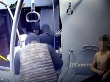 Главният прокурор коментира случая със съблеченото момче в автобус