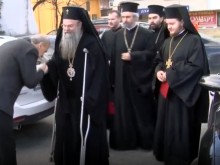 Дядо Николай с патерици в ОбС Пловдив, ето как го посрещнаха!