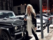 Тита бръмчи с тузарски джип за цяло състояние