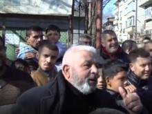 Циганин от Столипиново към премиера: Шефе, да те питам само една работа!