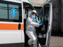 Екипите на Бърза помощ не могат да смогнат на пациенти с температура и кашлица в Пловдив