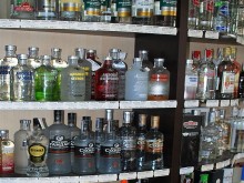 Деца се натровиха с литър водка, продавачката загази здраво