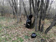 Ужас край Приморско! Моторист се заби в дърво, почина в линейката!
