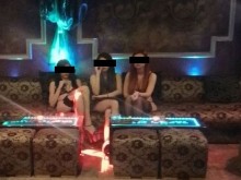 Полиция нахлу в заведение в центъра на Бургас, шокира се от голи момичета!