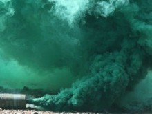 Лоши новини за хлапаците, обгазили двора на пловдивско училище с военни димки