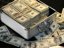 Въоръжена банда открадна 15 милиона долара от брониран камион
