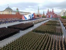Русия няма да отменя парада за 9 май