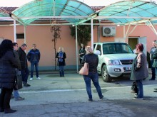 В Пловдив дезинфекцират спирки, подходи към училища, градини и ясли