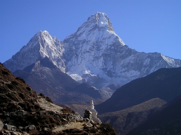 И Непал спря разрешенията за изкачване на Еверест заради пандемията