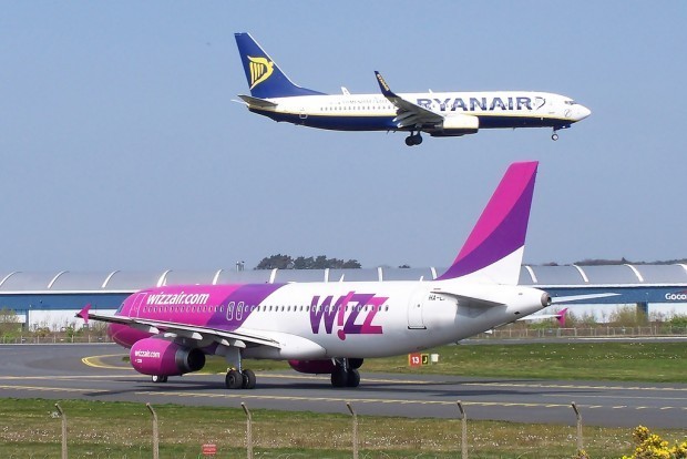 Wizz Air най голямата нискотарифна авиокомпания в Централна и Източна