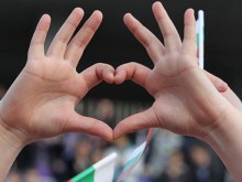 Аплодисменти за медиците ни отекнаха в цяла България!