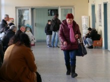 Пенсионерите между безбожно скъпите лекарства и смъртоносната зараза
