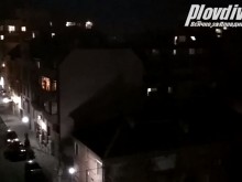 Вижте как българите излязоха по балконите си и ръкопляскаха на медиците ни, борещи невидимия коронавирус!