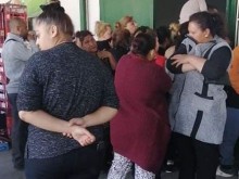 Читателка: Така ли се спазва дистанцията?