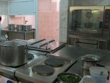 Диетичната и социалната кухня в "Западен" продължават работа при строги карантинни мерки