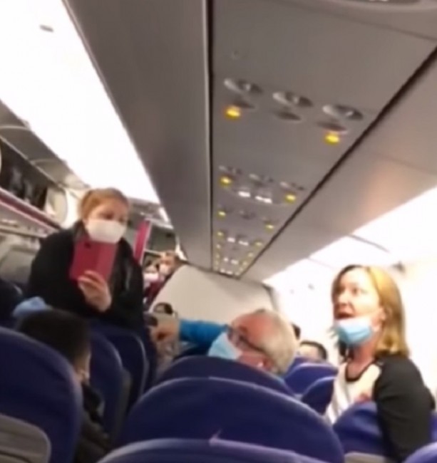 Български граждани принудиха англичани да слязат от самолета заради страх