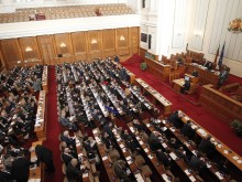 Днес законът за мерките при извънредно положение отива на второ четене