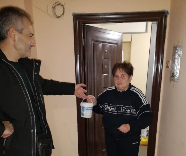 Продължава раздаването на дезинфектанти на домоуправителите във Варна Ето къде