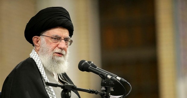 Върховният ирански лидер Али Хаменей днес отказа помощта предложена от САЩ за