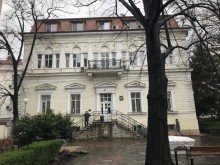 12 медицински лица от "Централен" готови да станат доброволци
