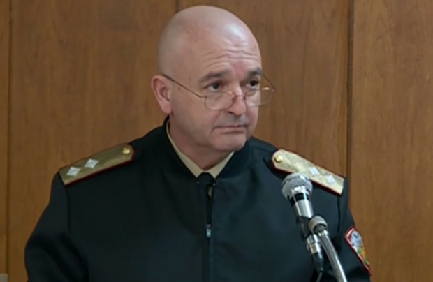 Ген. Мутафчийски: По-добре опашки от автомобили, отколкото кервани от военни камиони с трупове!