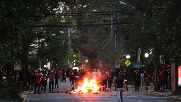 Коронавирусът спира най мащабните протести в историята на Чили Половин година