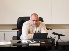 Премиерът обсъди в телефонен разговор доставка на защитни облекла