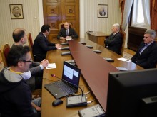 Радев: Дългото ограничаване без убедителни мерки, може да доведе до разрушителни последствия
