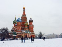 Русия затваря границите си