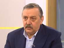 Проф. Кантарджиев: Пикът на заразате ще е около Великден, хората трябва да излизат само за храна и лекарства