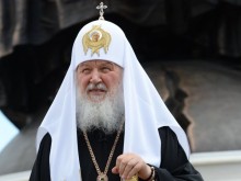 Руcкият пaтриaрх: Молете се у дома