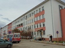 Във Враца 10 дни лекуват жена по телефона от коронавирус, а тя едва не умря от перитонит