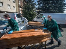 Българка oт Бергамо: Хората умират сами като кучета, близките им не могат да се сбогуват с тях