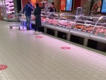 Внимавайте за храните, които купувате зад витрина!