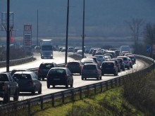 Възстановяват 50% от тол таксите за автобуси и камиони