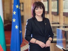 Шефката на парламента: Коронавирусът не подмина и нас - и ние сме хора