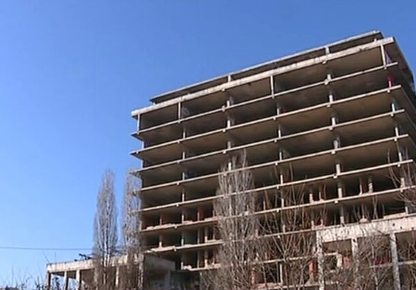 Министър Ананиев подписа договор за изграждането на Национална многопрофилна детска болница