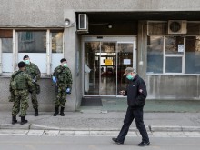 Една от нашите съседки въведе полицейски час