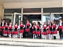 Учениците от ОУ "Захари Стоянов" трупат знания в електронна среда