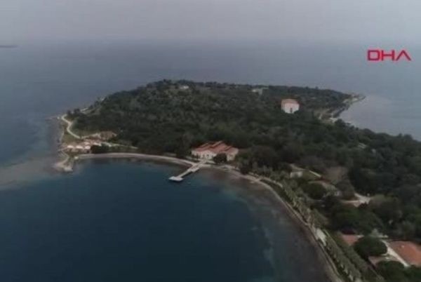 Турция има цял остров, пригоден за изолиране на болни в