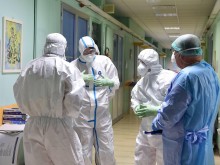 Коронавирус и грип: Сравнението било като между акула и цаца