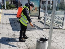 Така дезинфекцират спирките в Пловдив