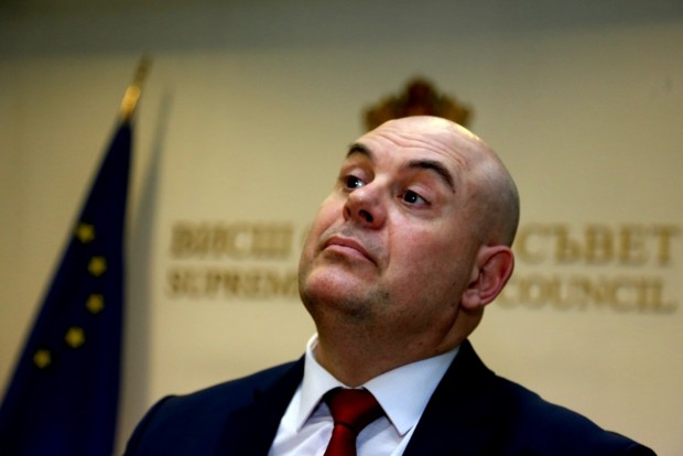 Главният прокурор на Република България Иван Гешев поиска от Прокурорската колегия да