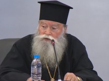 Митрополит Гавриил се ядоса на журналистически въпрос за затваряне на църквите