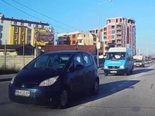 Бързи и яростни на "Пещерско шосе"! Нагла шофьорка малко прекали