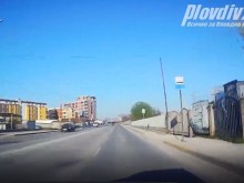 Шофьорката от кадрите на "Пещерско" обясни защо е натиснала газта