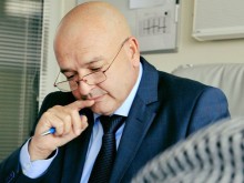 Вижте цялата професионална биография на генерал-майор д-р Венцислав Мутафчийски
