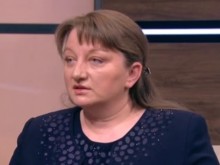 Сачева: 12 000 души са си намерили работа по време на кризата