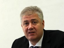 Проф. Балтов: До две седмици случаите ще се увеличават заради недисциплинирани хора