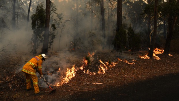 Бушуващите повече от седмица горски пожари в Украйна достигнаха на